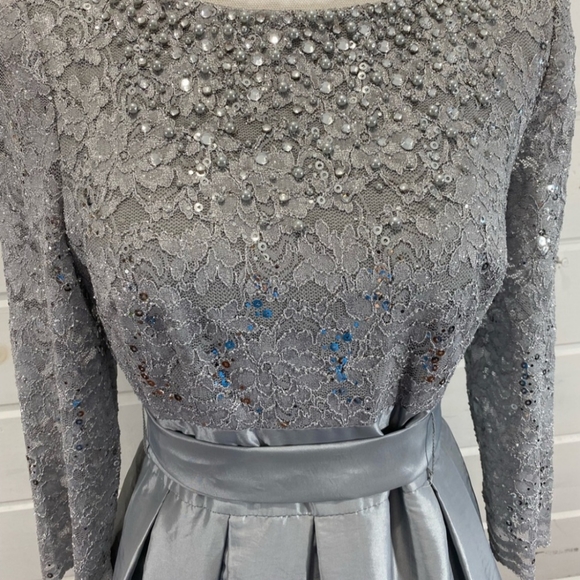 Jessica Howard Silver Gown - Picture 2 of 6